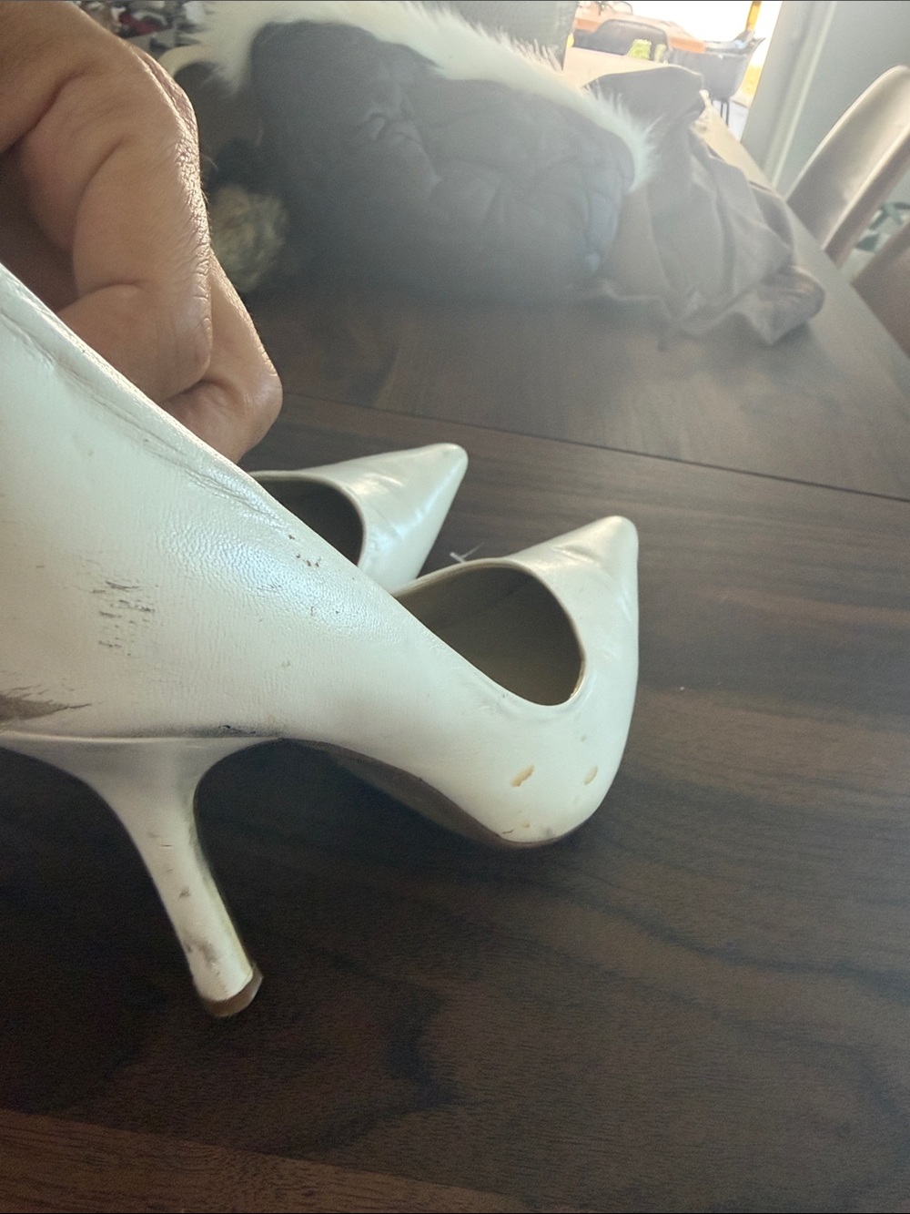 GUESS White Pointed Toe Leather Pumps - Picture 5 of 8